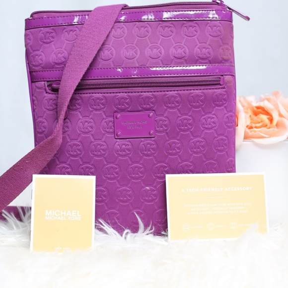 HOST PICK💜 Michael Kors Purple Tech Accessory Bag - Picture 1 of 5